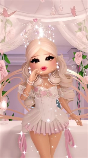 Exploring My Royale High Dorm Tour!