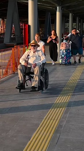 74K views · 2.9K reactions | El Tren Maya es una oportunidad para conectar con la diversidad cultural de México y crear recuerdos que durarán toda la vida. ¿Qué esperas para subir a bordo y vivir esta experiencia única? ¡Planea tu viaje y reserva tus boletos ahora mismo! #TodasyTodosSomosTrenMaya #Cultura | Tren Maya | Facebook