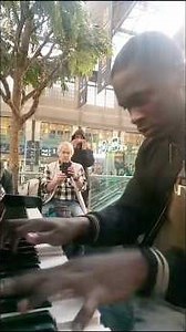 I was playing a #kanyewest song and what happenned surprise me 😳💀 #publicpiano #piano may be..