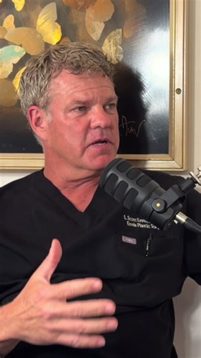 Sneak peek of our upcoming podcast ALL THINGS BEAUTIFUL🎙️ Dr. Ennis and Dr. Field dive into the details of veneers and cosmetic dentistry Stay tuned… 💎