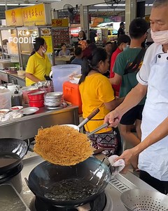 1.3M views · 10K reactions | HUGE Freshwater Prawn Sang Har Mee | Foodie | Facebook