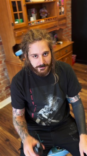 Blackout Finger Tattoo: What to Expect from the Painful Session