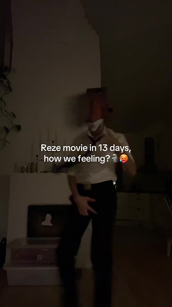 Exciting Chainsaw Man Cosplay Featuring Denji and Reze