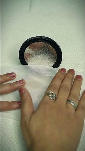 The Right Trick to Fix a Broken Highlighter || Beauty Products Hack