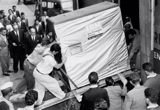 69 anni fa il primo hard disk, oltre una tonnellata per 3,75MB