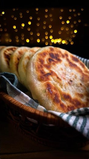 Halloumi & Corn Flatbreads 🥙 | Easy No-Oven Vegetarian Bread Recipe | Healthy Middle Eastern Snack