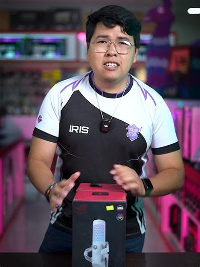 🎙️🔥 ¿Tu voz suena como “audífono del bus” en tus streams? Ya no, sobrino 😮‍💨 Con el ROG Strix Carnyx tu audio pega limpio, pro y con presencia para stream, podcast, clases o reuniones. 💥 Disponibles en IRIS COMPUTER a solo 2000 Bs 📩 Escribinos y te lo dejamos listo para que suenes modo locutor de final épica 😎 #IrisComputer #ROG #Microfono #Streaming #Podcast #viral