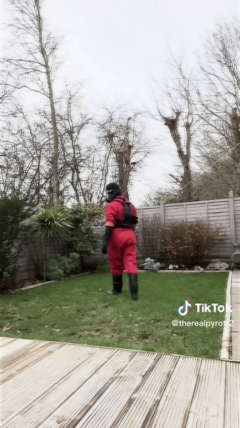 Excited for Megacon: Team Fortress 2 Pyro Cosplay Showcase