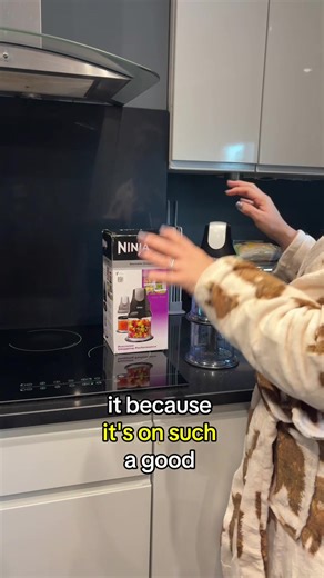 Brillant for chopping, mincing and blending I use this food chopper daily. Perfect for chopping everything up for cooking. I also make dips with this. Currently on offer too. I’ve added the link I got mine direct from @Ninja UK #tiktokmademebuylt #dealdrop #gadget #chopper #cooking