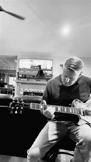 Texas Shuffle in E Minor. #guitar #Lesson #blues #TexasBlues #viral