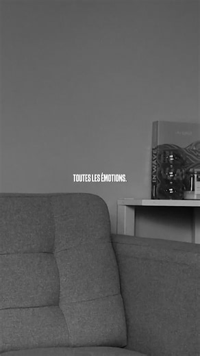 Lucas Murciani on Instagram: "Fvck les béquilles, vive les jambes ! C’est bon je suis sorti de l’enfer après (seulement) 10 jours de galères. Je peux remarcher normalement, et même faire des sports portés. Ça va être le thème des prochaines semaines : vélo, vélo elliptique et aquajogging. Avant de pouvoir reprendre la course hyper progressivement. Mais j’ai vraiment l’impression que mon corps se répare super vite, donc que des bonnes nouvelles ! Au final ça aura fait que 2 semaines de coupure, c