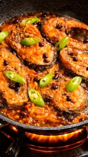 Crispy Bangus + Savory Tausi Sauce = PERFECTION 😍🔥 Watch till the end!