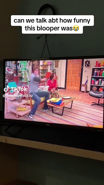 i’ve been laughing for ten minutes i cant be the only one that finds this hilarious😭 #icarly #ibloop #spencershay #jerrytrainor #fypシ #foryou #foryoupage