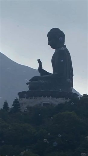 L’appli d'Acupuncture, Shiatsu et MTC on Instagram: "Tu as déjà entendu parler du “Triangle du Bouddha” ? C’est une combinaison de trois points d’acupuncture/acupression (P9, C6, MC6) utilisée pour aider à rééquilibrer le mental, calmer les émotions et apaiser le stress. 🌿✨ 👉 Pourquoi ces trois points en particulier ? P9, point source du méridien du Poumon : il nourrit le Qi du poumon, aide à équilibrer la respiration et soutenir l’énergie vitale, ce qui est essentiel quand on traverse des pha