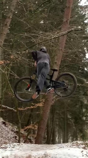 Leftovers… |@Freeride.Phil⚒️ @Jonas | #mtb #steezy #steez #fy #viral |@Linus @nik_kilburg @Bxn_mtb2 @sambmx12_ @Lennox.w07 @Louis_MTB_onCube @ʙʟᴜᴇʀɪᴅᴇʀ ✝️ @Ben@william