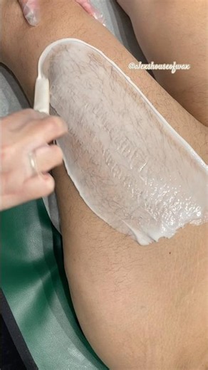 Quick Thigh Wax Demo☑️💟 #waxing #wax #hairremoval #satisfying #oddlysatisfying #asmr #asmrsounds