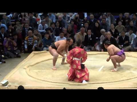 One of the Longer, More Intense Sumo Matches