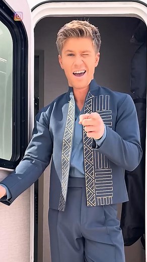 Robert Irwin has amazed audiences on "Dancing with the Stars," reaching the season finale with stunning performances. #RobertIrwin #DancingWithTheStars #SteveIrwinLegacy #FamilyTribute #DanceStar #Inspiration #wildlifewarriors | Celebrity Scoop