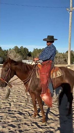 Mounting a horse with saddle and no cinches
