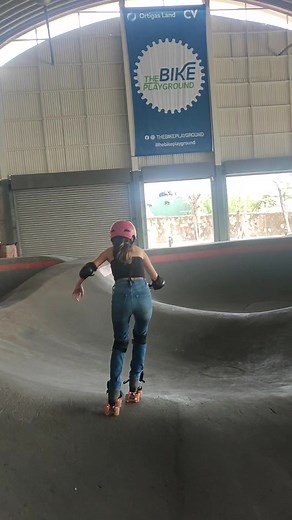 My first time at the pump track! 🛼💕 #pumptrack #quadskates #rollerskater #skatergirl #everywhereweskateph #UUSPH #fypage #catskates