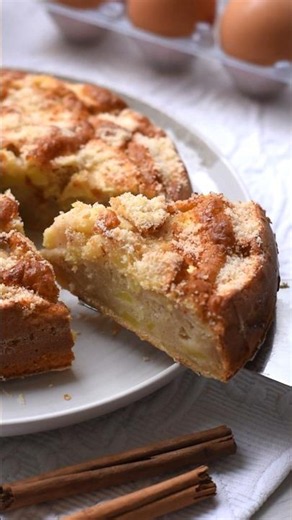 Apple tart with mascarpone cheese