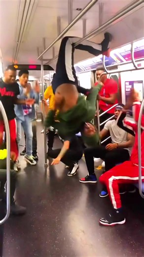 HOW IS THIS POSSIBLE 😭 #kidthewiz #subwaydancing #subwaydances #nycdancer #nycdancers