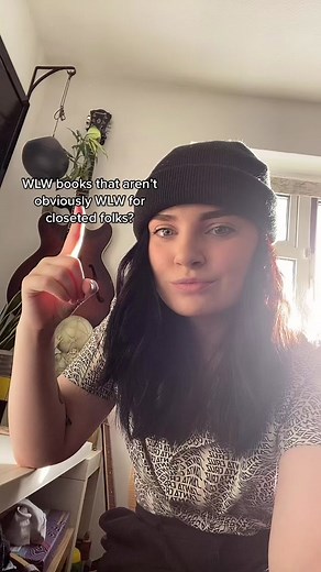 Subtle cover& blurb #wlw books for #lgbtq folk who aren’t out? #lesbiansoftiktok🏳️‍🌈 #booktok