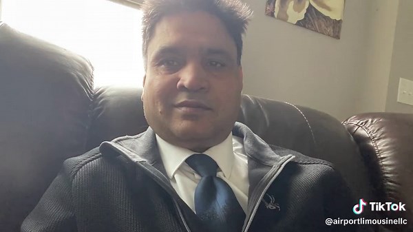 "Ready for a VIP Airport Experience? Book Your Limousine Today!" **...