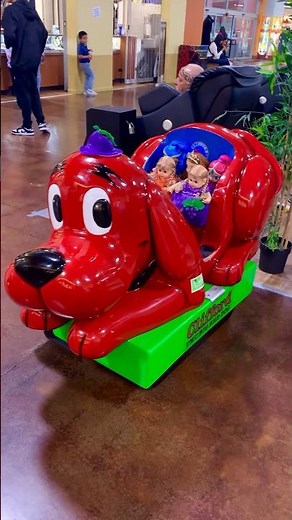 Clifford the big red dog kiddie ride