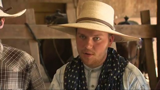 Firefighters fight large fire at Pendleton Flour Mills