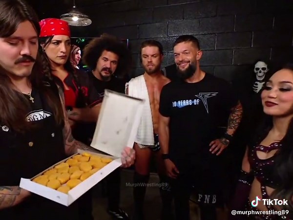 Dom’s like ‘OOPS, didn’t mean to spark DomRox! On a serious note, this feels like they are setting up Liv vs Roxanne or Raquel vs Roxanne which is a win for everyone. Also Finn’s face = your mum when she overhears the HOTTEST tea at the family BBQ! #wwe #wweraw #wwesmackdown #wwenetwork #wweuniverse #fy #fyp #trending #trend #viral #viralvideos #entertainment #athlete #sport #sports #prowrestling #wrestling #wrestler #wrestlinglife #wrestlingfan #damianpriest #dominikmysterio #roxanneperez #finn