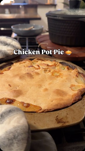 EASY CREAMY CHICKEN POT PIE 🍗🥧 Boiled chicken, frozen veggies, a buttery roux, chicken bouillon, broth, and whipping cream — simple, cozy, perfect. How to make it: Sauté 1 bag frozen veggies in 1/3 cup butter. Stir in 1/3 cup flour to make your roux. Slowly whisk in 1 ½ cups chicken broth ½ cup heavy cream. Add 1–2 tsp bouillon, lots of black pepper, and season to taste. Simmer until thick and creamy. Stir in 2 cups boiled chicken. Pour into a bottom crust, top with another crust, seal edges, 