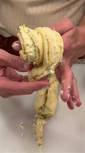 Garlic Parmesan and Herb Dinner Rolls