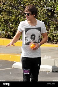 Harry Styles One Direction band members arriving at the X Factor studio to rehearse for their performance for the tonight's elimination show Los Angeles, California - 08.11.12 Featuring: Harry Styles Where: Hollywood, California, United States When: 08 Nov 2012 Stock Photo - Alamy