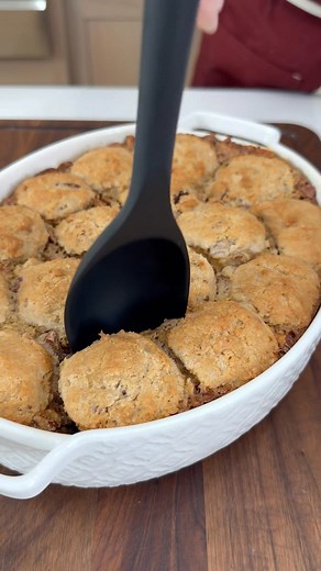 Pecan Pie Cobbler #AD I’ve got the ultimate Thanksgiving dessert to share with you, Pecan Pie Cobbler! This is a twist on two classic recipes: pecan pie and cobbler. It's crazy delicious, everyone will be going for seconds! The star ingredient is @FisherNutsBrand Pecans. Fisher nuts has a great assortment of nuts that is a pantry staple especially during the holidays. Head to your local grocery store today to pickup Fisher Nuts. Cobbler 1 ½ cups 1:1 GF flour - all purpose flour 1 tbsp baking pow