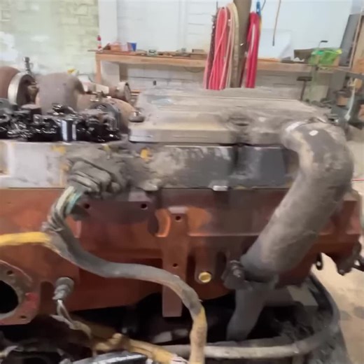 Rebuild of the Caterpillar C15 Turbo Diesel Engine