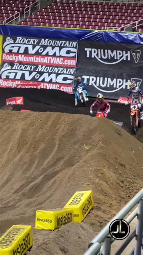 A few leg dabs won’t slow down Jett Lawrence 😤💨 Smooth style, fast lines, and full control — that’s the Jettson way. 🏆✨ #JettLawrence #Jettson18 #SuperMotocross #SMX #MotocrossStyle #StLouisSMX #Supercross #MotoSkills #TwoWheelMastery #SMXPlayoffs | Jeremy Lawrence