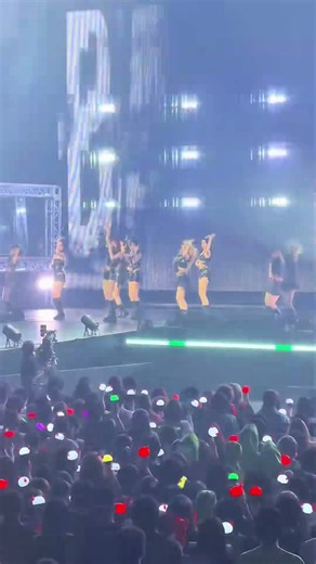 BABYMONSTER ignites the Chiba stage with Batter Up #babymonster #batterup #concert #choom #kpop