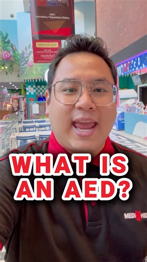 🫀 What is an AED, actually? . You’ve seen the box with white or green and marked with “AED.” But do you know what it really does in a crisis? . An AED (Automated External Defibrillator) is a smart device designed to help when someone’s heart suddenly stops beating. It checks the heart rhythm and gives a controlled electric shock if needed. . 📚 According to MedlinePlus, permanent brain damage can start just 4 minutes after the heart stops. That’s why speed matters. The AED guides you step-by-st