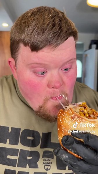 I could murder a couple of these right about now #murderonthedancefoor #saltburn #stromboli #bbqchickenpizza #ooni #weeknightdinner