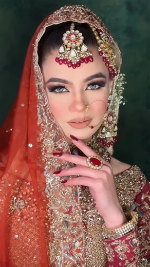 Hina mishal mua on Instagram: "Signature Bridal Tutorial💫❤️ Mua: @hina_mishal_makeupartist #bride #hairstyles #tutorial #foryou #bridalmakeup"
