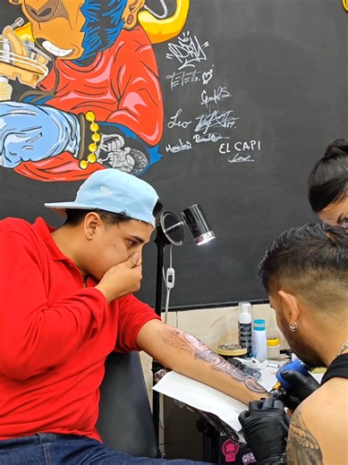 Eso de tatuaese ni duele #tatuaje #tattoo #fyp #quito #sur | tattos