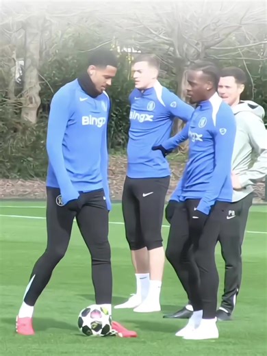 Colwill Returns to Chelsea Training