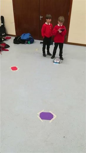 Greenfields Primary School- Sphero Rovers- Week 4 - Colour Sensors- March 2026