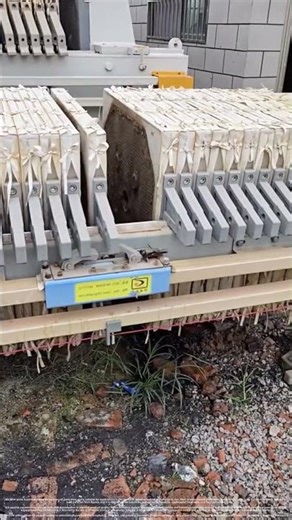 A filter press device for achieving solid-liquid separation #farmingtraditions #automobile #bamboo1