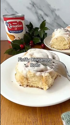 There’s something special about slowing down with warm cinnamon rolls during the holidays❤️