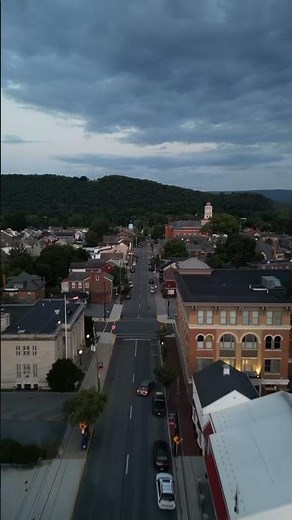 A flight through Historic Huntingdon, Pennsylvania #railways #train #historical #smalltowns #craft