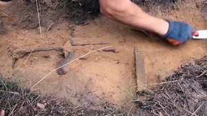 A fully preserved MP40 submachine gun discovered after eight decades