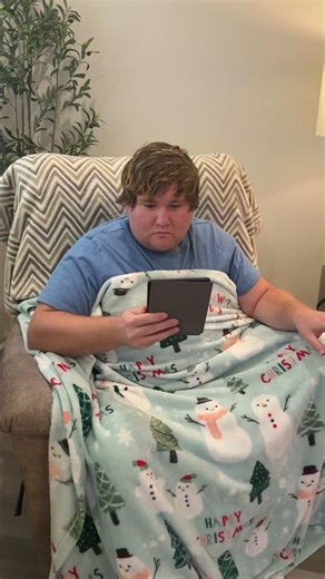 When you reach that one scene in ACOTAR and you can no longer put the book down