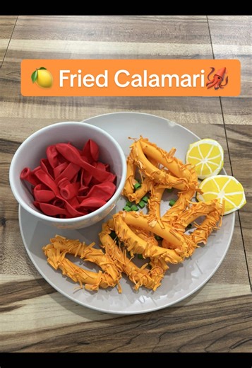 🍋🦑 Let’s fry up balloon calamari 🦑🍋 #seafood #satisfying #balloonart #balloonartist